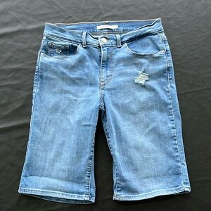 Levi’s Bermuda Denim Short 27